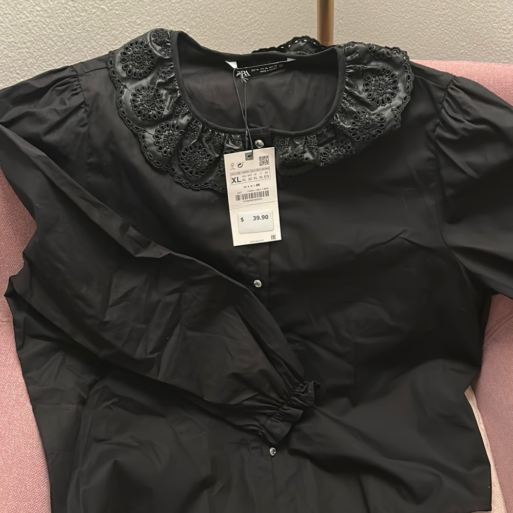 ZARA Women’s L/S Lace Collar Blouse (NWT) - Sz XL. Ruffle sleeve button down